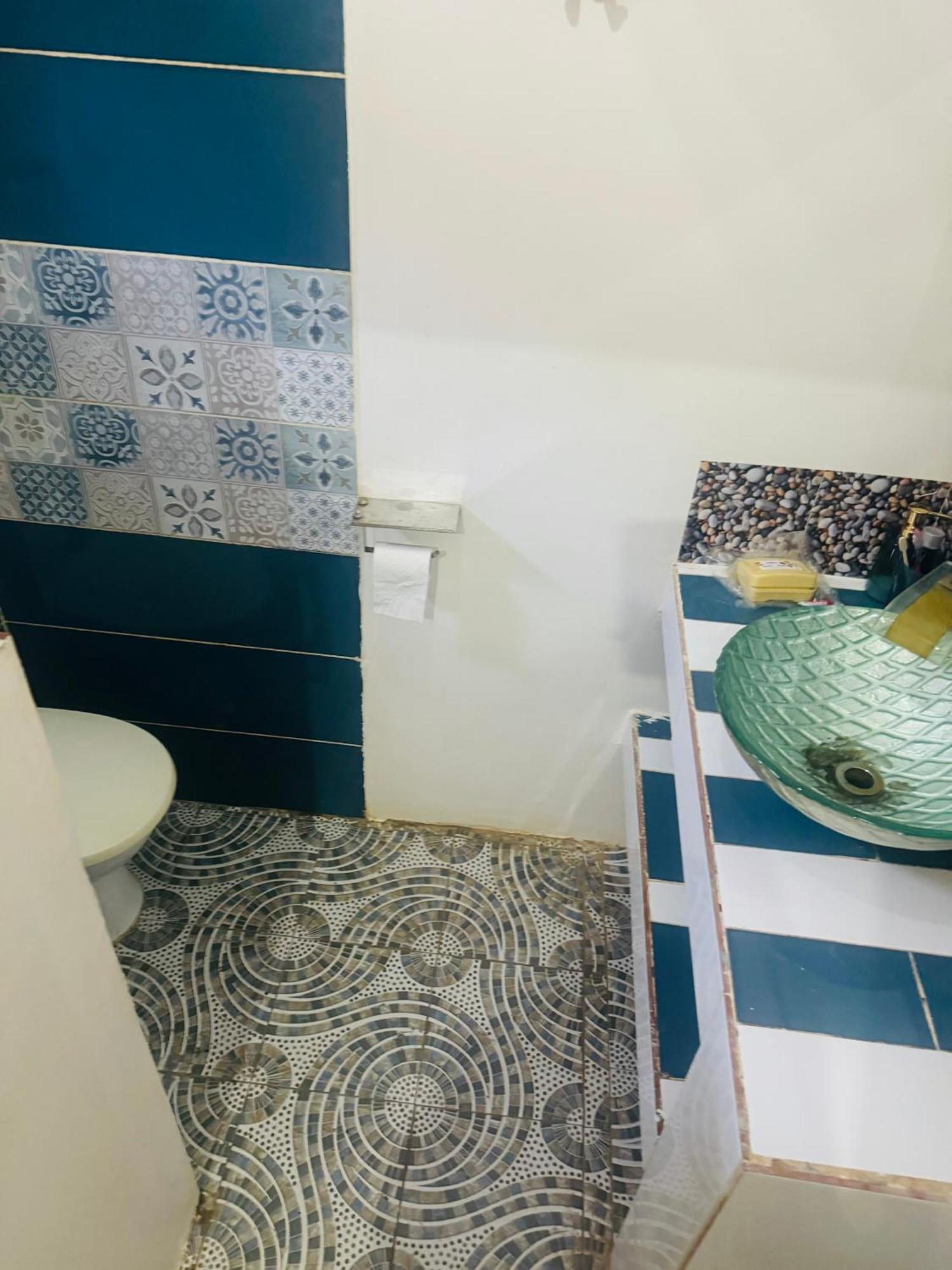 Bed and Breakfast Grace House Jacuzzi Saly Exterior foto