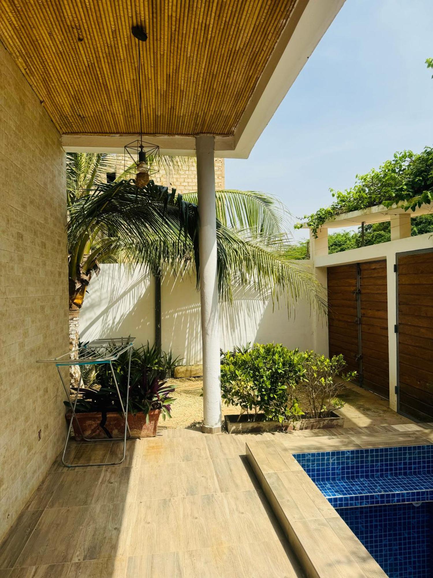Bed and Breakfast Grace House Jacuzzi Saly Exterior foto